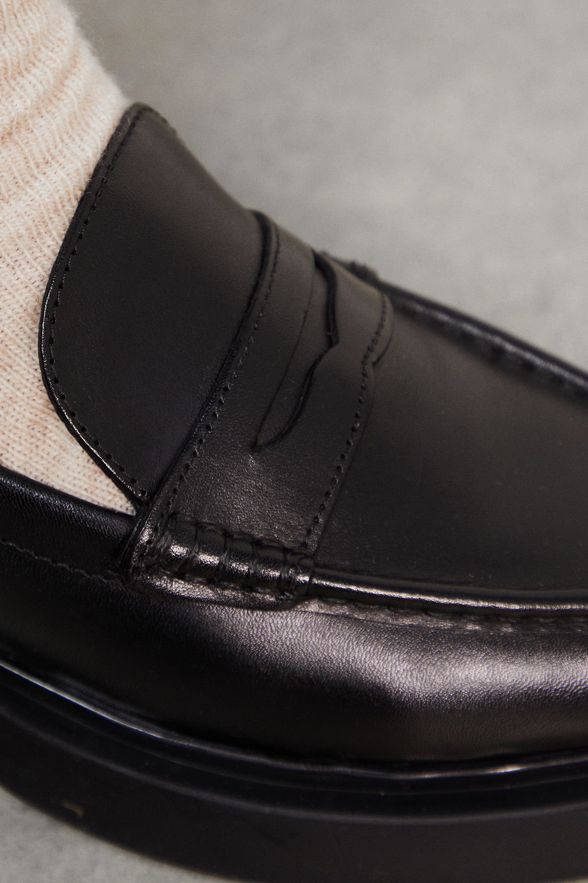 Faith Faith Women's : Barrie Real Leather Chunky Penny Loafers in Black - 4