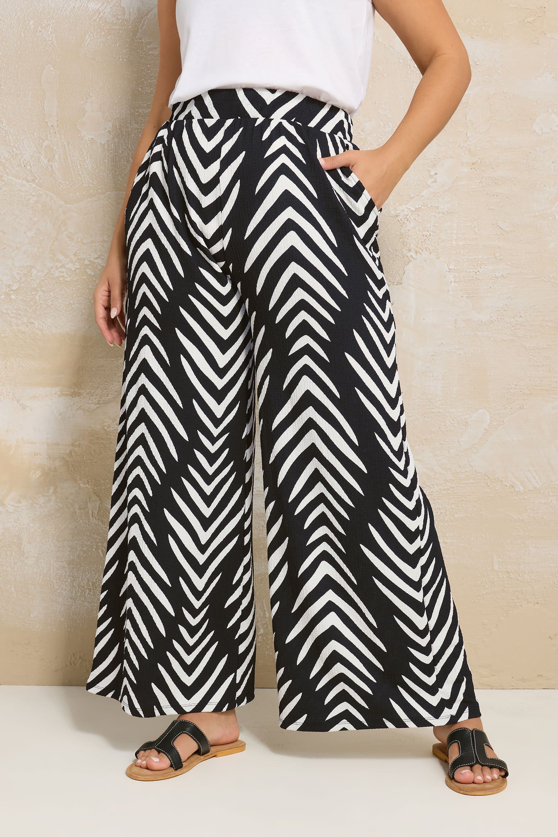 Yours Plus Size Black & White Abstract Print Wide Leg Trousers