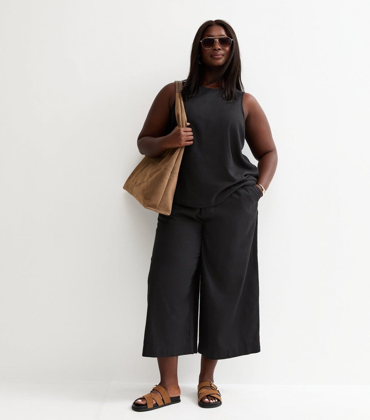 New Look Plus Size Black Linen Blend Cropped Trousers