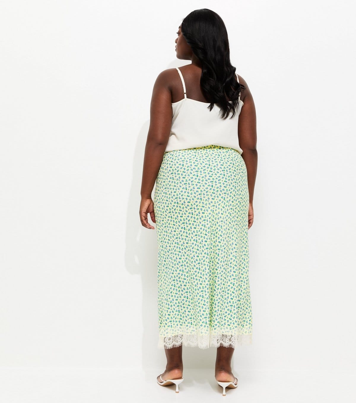 New Look Women's Plus Size Cream Ditsy Floral Bias Cut Midi Skirt Curves New Look - 4