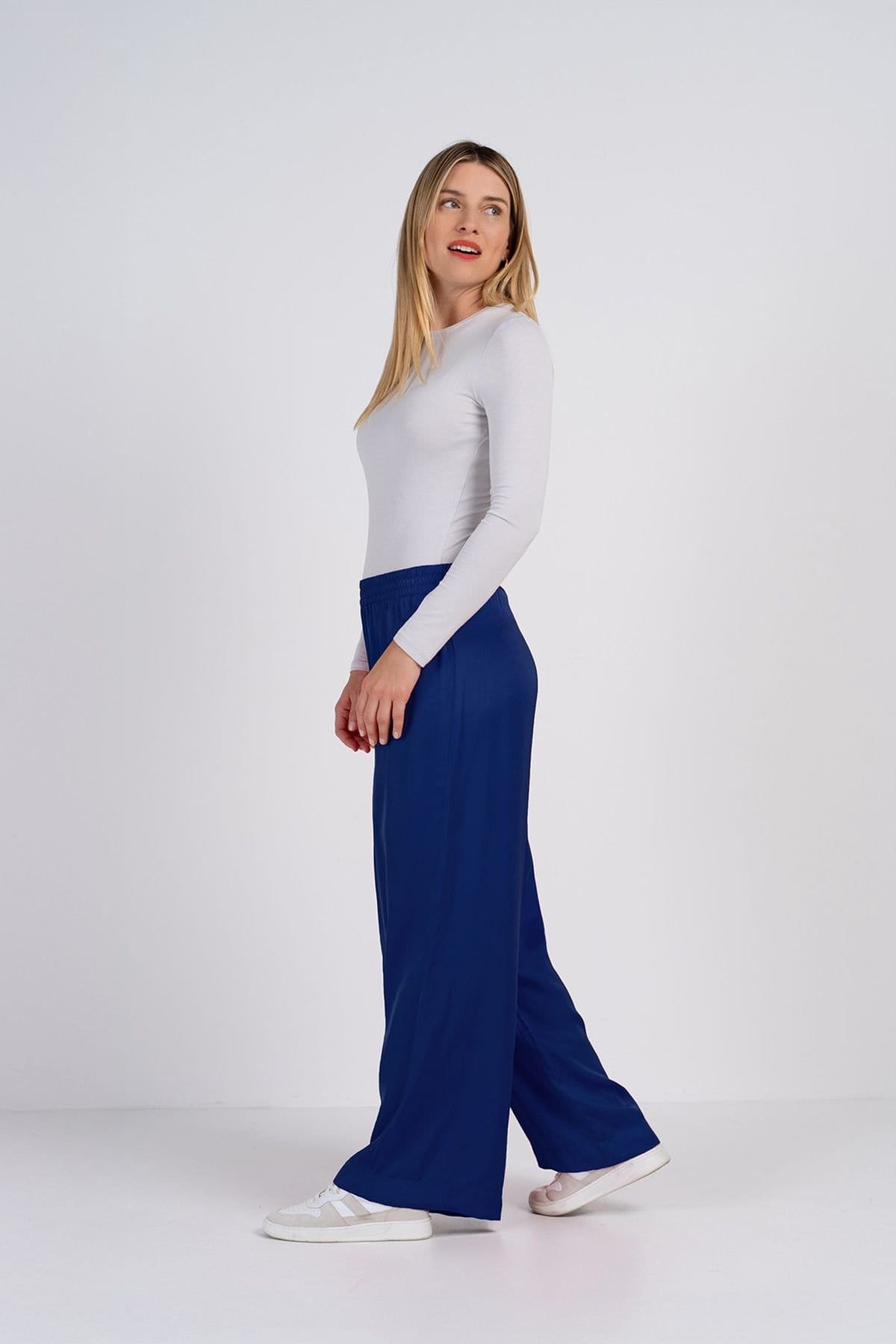 Kettlewell Kettlewell Women's Satin Wide Leg Trousers in Royal - 4