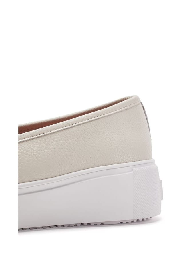 Moda In Pelle Moda In Pelle Women's 'Ettala' Leather Loafers in Off-White - 3