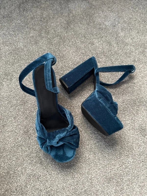 ASOS Teal velvet platfom heels ASOS design size 5 excellent condition