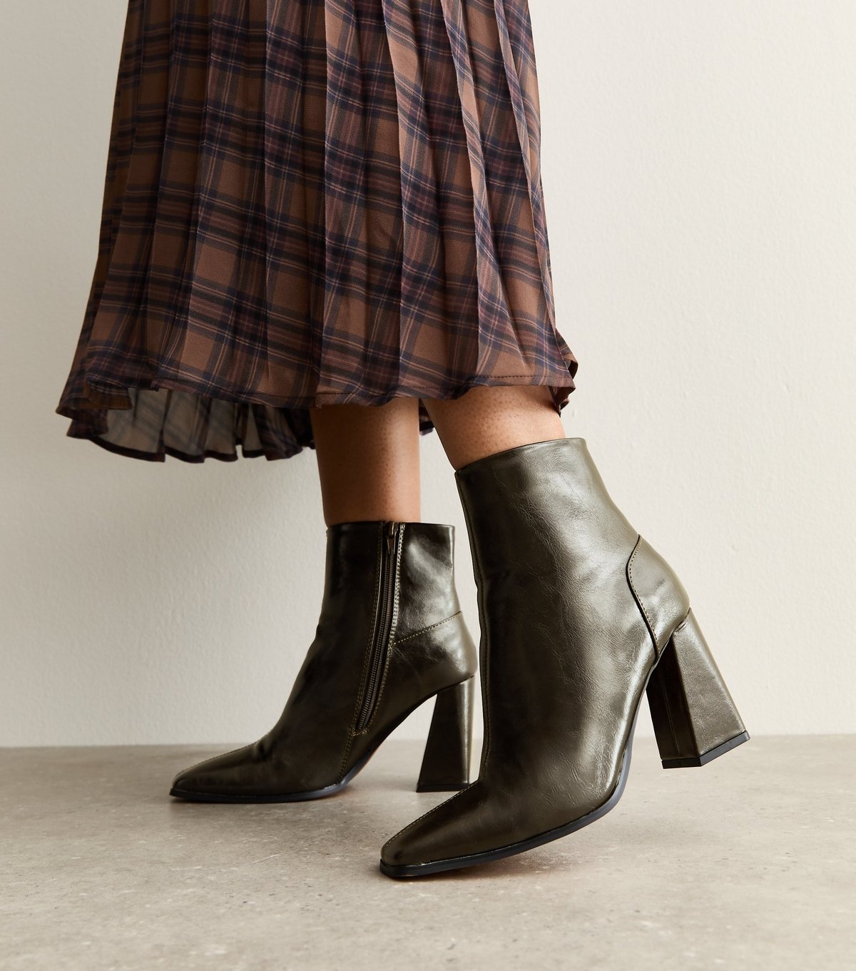 New Look Women's Dark Khaki Faux Leather Square Toe Ankle Boots Vegan New Look - 2