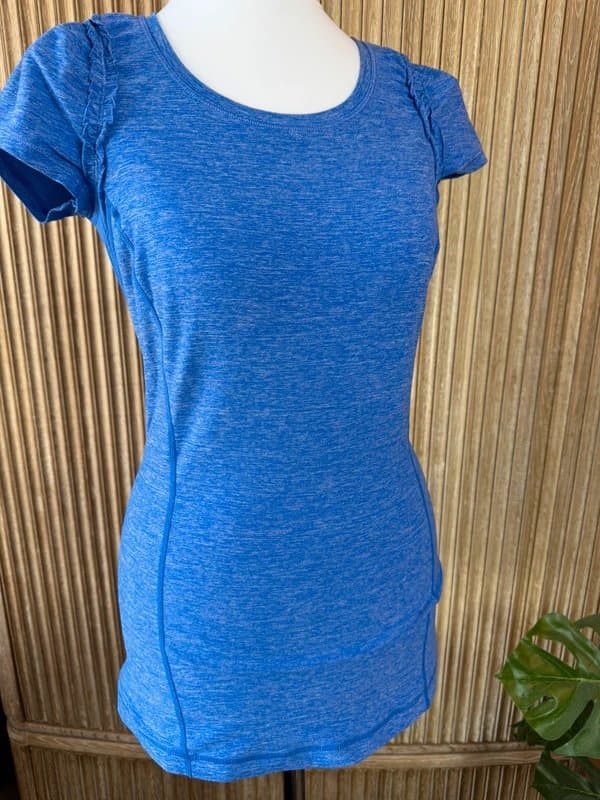 Lululemon Lululemon T-Shirt Size 4 UK 8 Blue Short Sleeve Fitted Gym Running Yoga