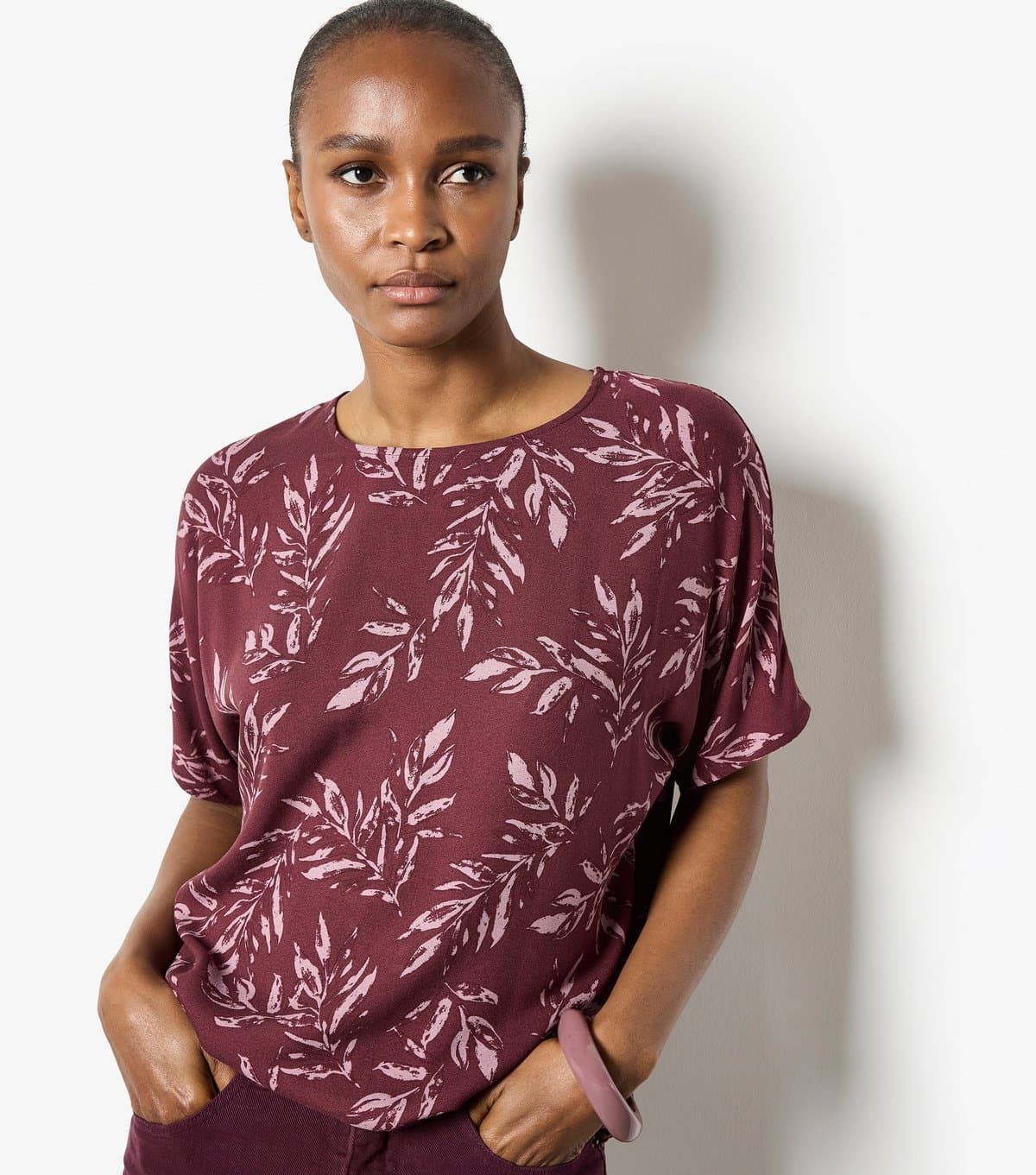 Apricot Women's Purple Leaf Print T-Shirt Apricot New Look