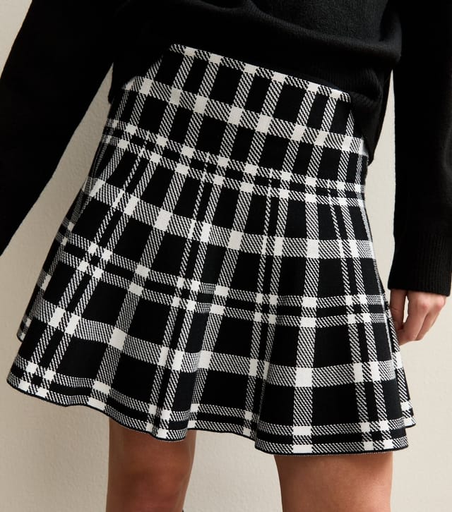 New Look Women's Black Check Knit Flippy Mini Skirt New Look - 2