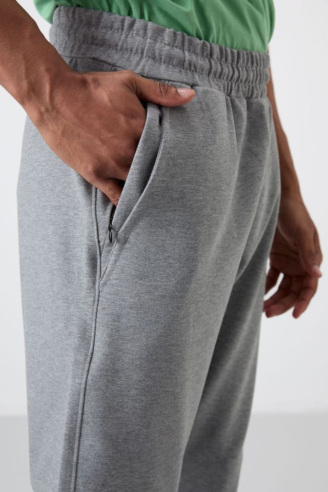 Tommy Life Tommy Life Men's Regular Fit Cotton Blend Sweatpants in Grey - 2