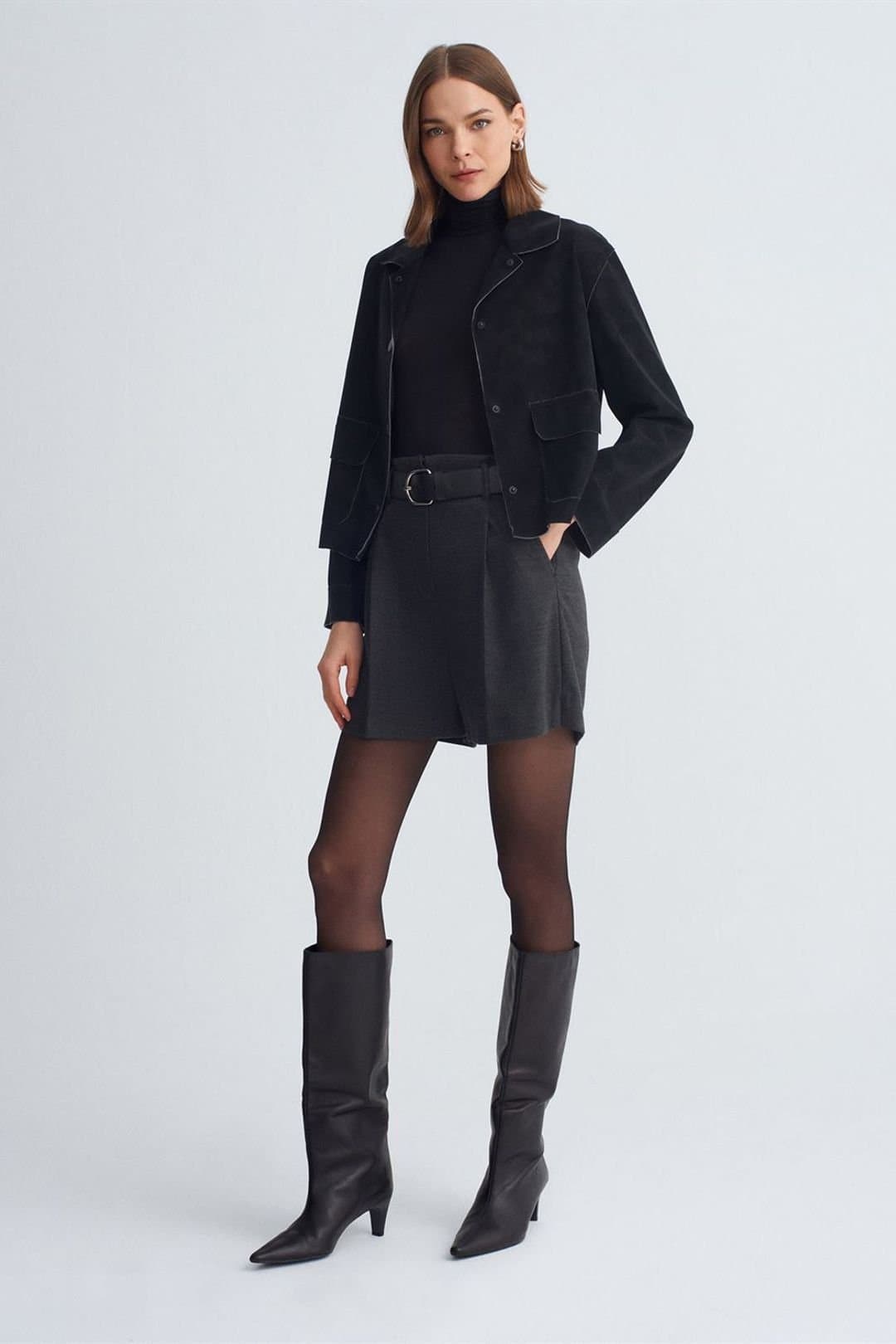 Dilvin Dilvin Women's High-Waist Belted Wide-Leg Tailored Shorts in Charcoal