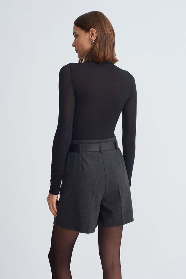Dilvin Dilvin Women's High-Waist Belted Wide-Leg Tailored Shorts in Charcoal - 3