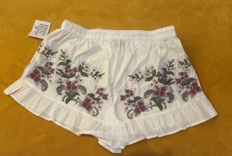ASOS ASOS shorts - embellished flowers