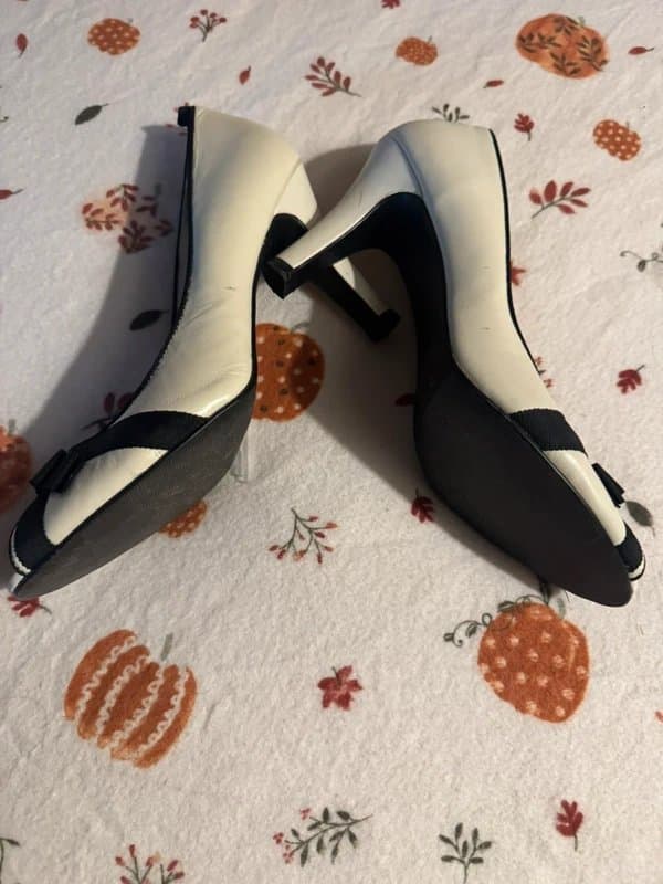 New Look Ladies cream & black shoes from Newlook size 6/39 leather upper