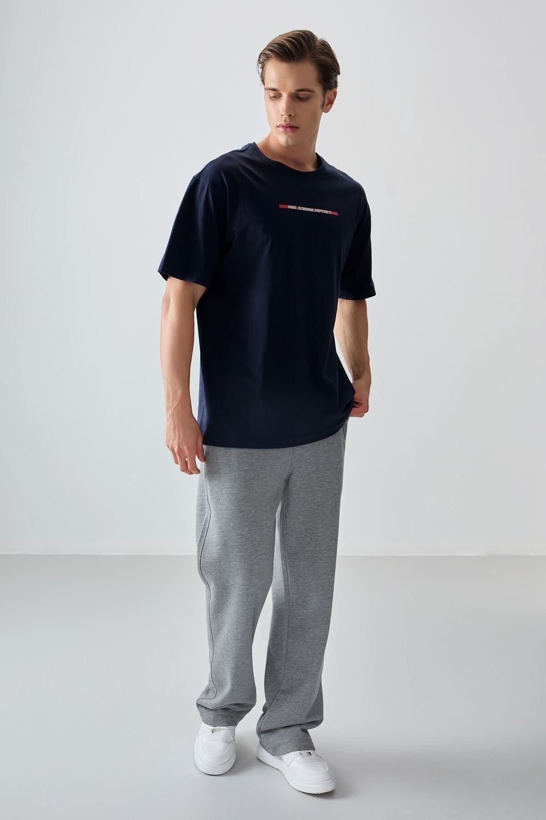 Tommy Life Tommy Life Men's Oversized Cotton Printed T-Shirt in Navy - 4