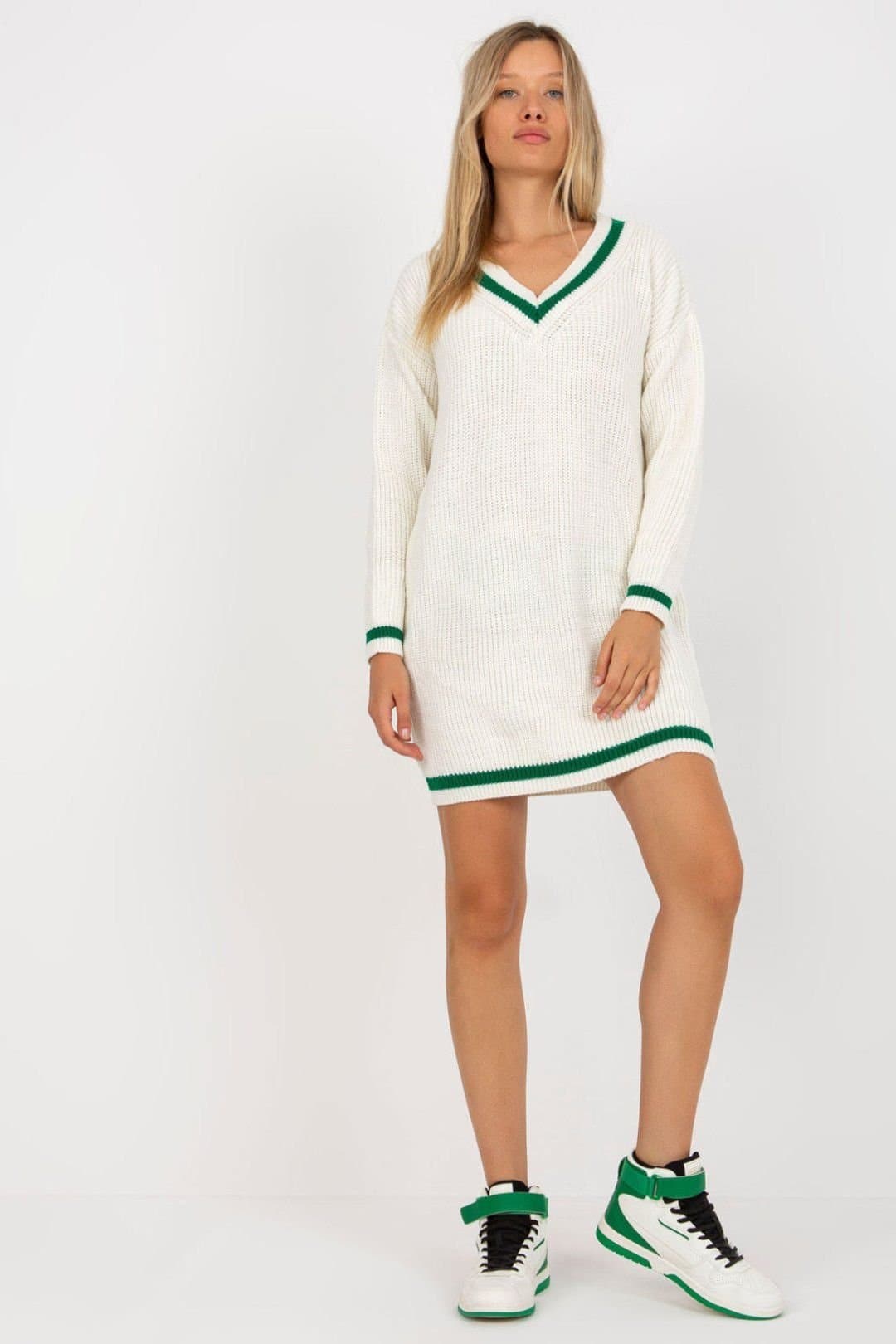 Love Lace Love Lace Women's Knit Heart Neck Long Sleeve Dress in White