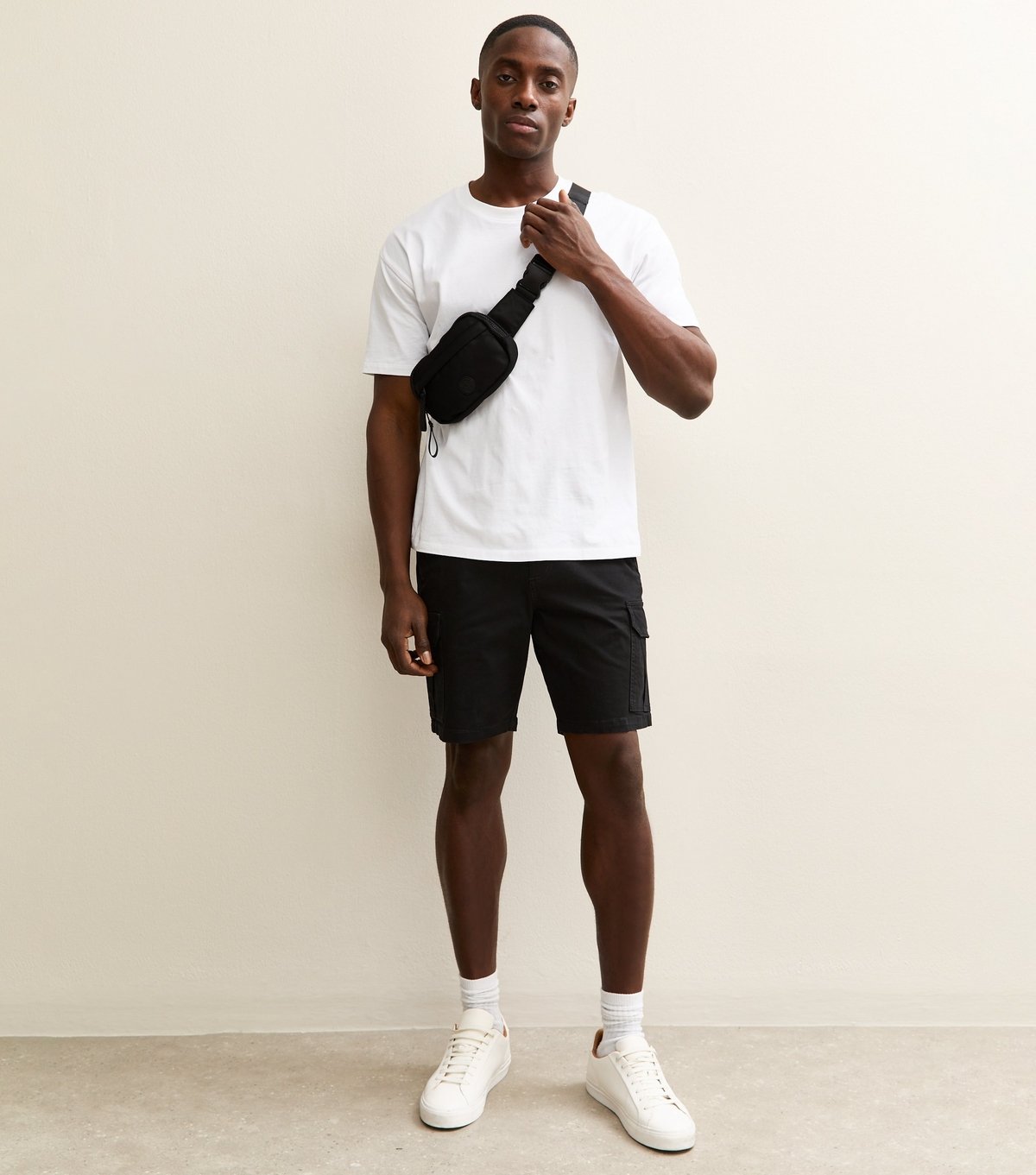 New Look Men's Black Regular Fit Cargo Shorts New Look - 2