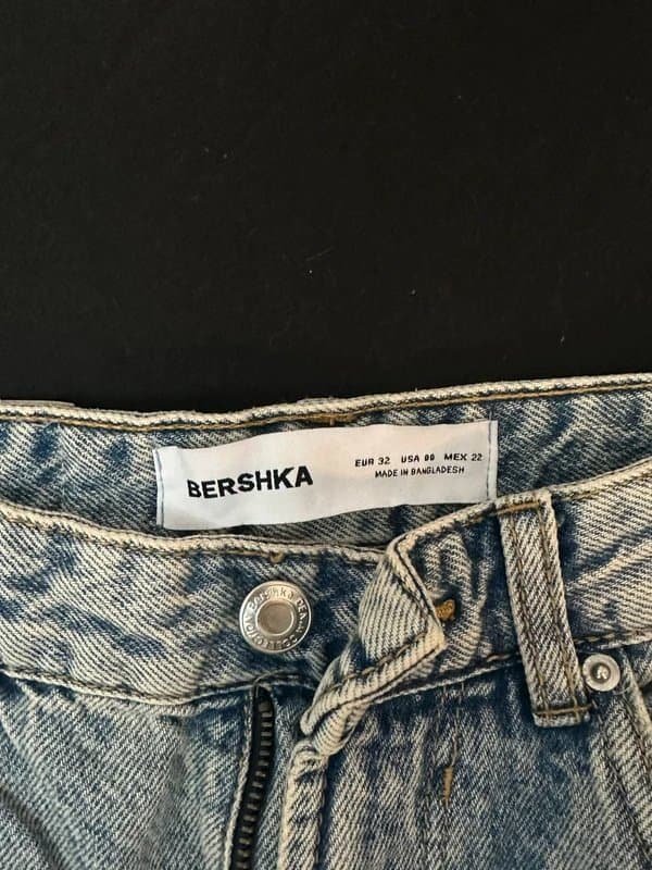 Bershka Knee rip jeans