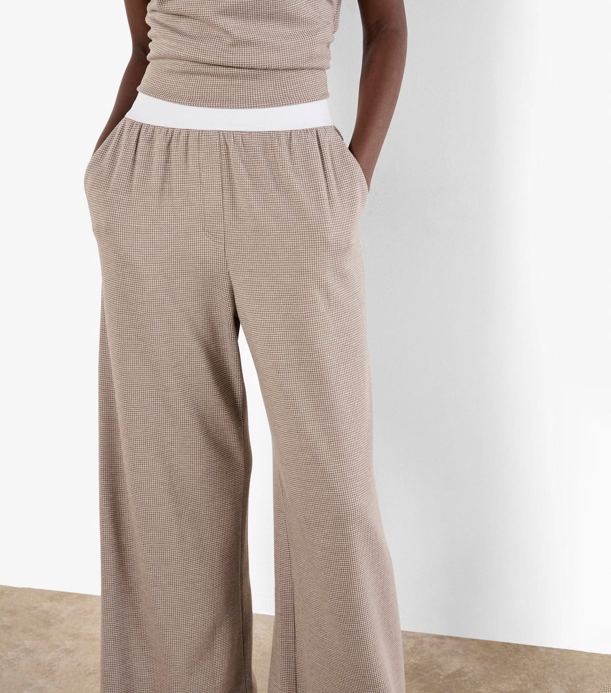 Apricot Women's Stone Dogtooth Elasticated Waist Trousers Apricot New Look - 4