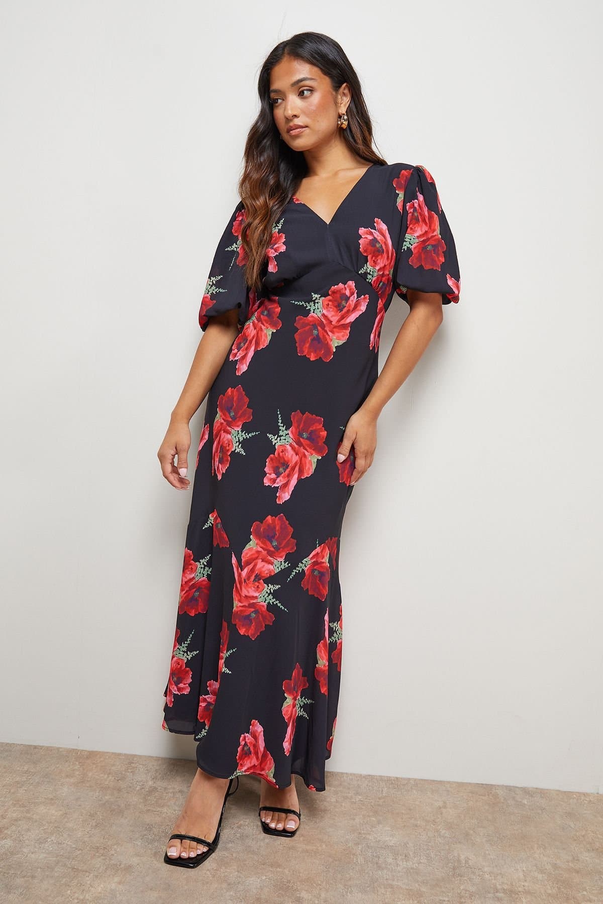 Oasis Oasis Women's Petite Printed Chiffon Puff Sleeve Fishtail Midaxi Dress in Black