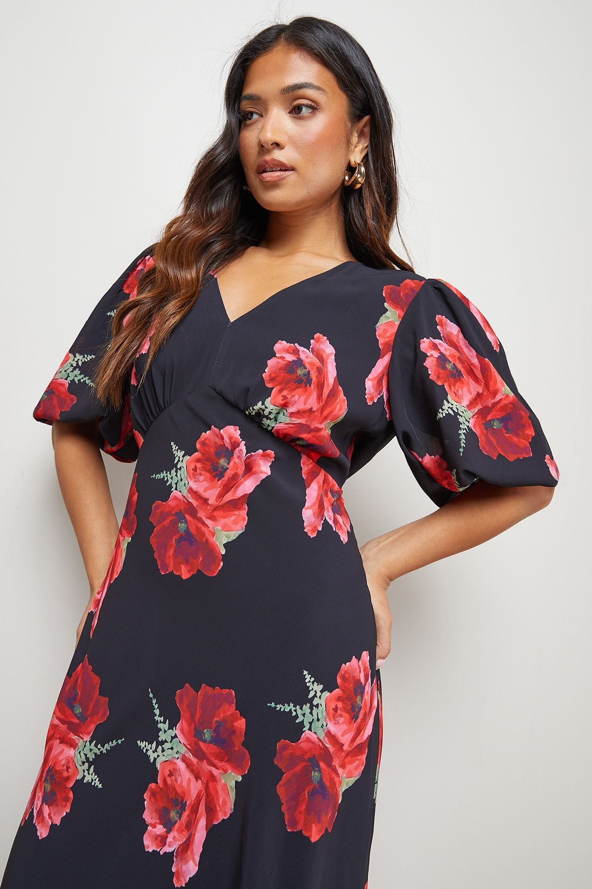 Oasis Oasis Women's Petite Printed Chiffon Puff Sleeve Fishtail Midaxi Dress in Black - 4