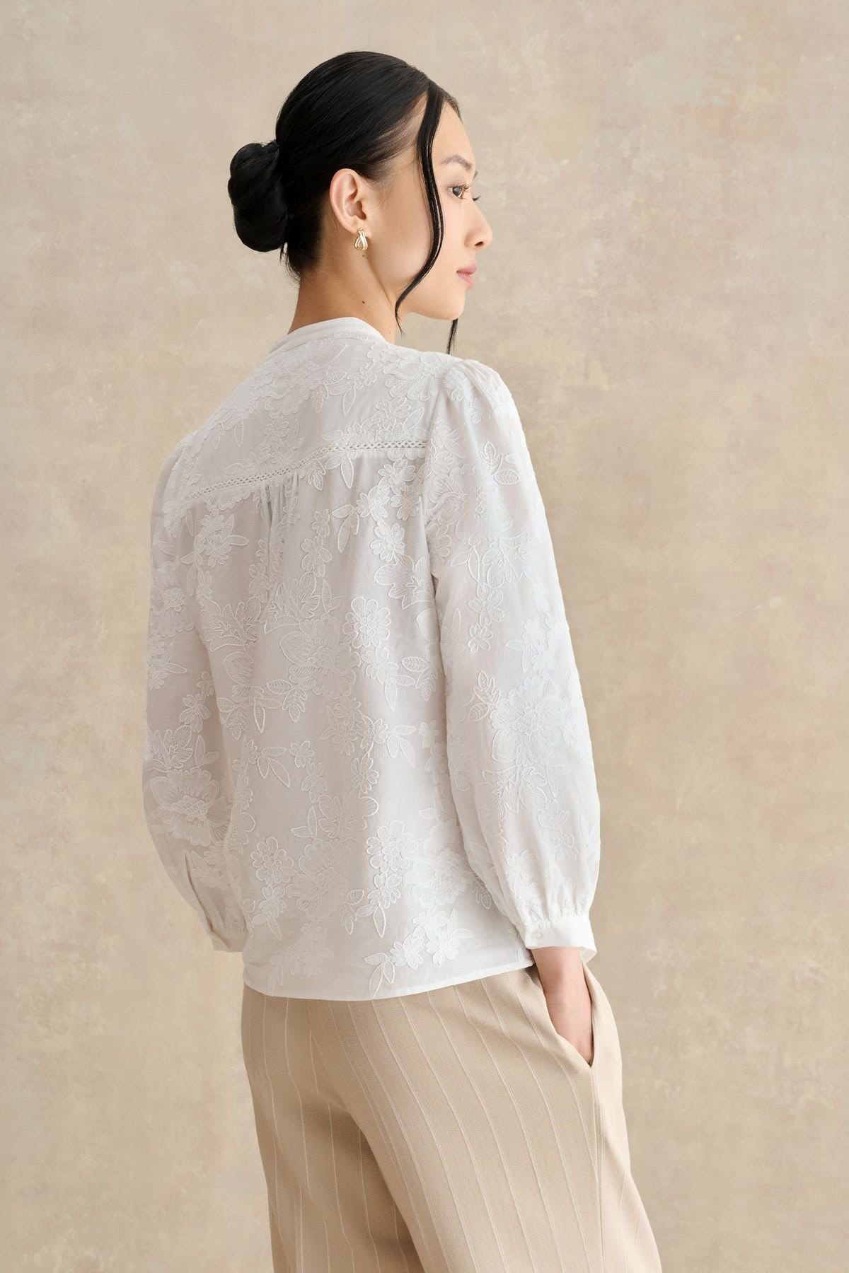 Hobbs London Hobbs London Women's Fallon Embroidered Detail Blouse in Off-White - 4