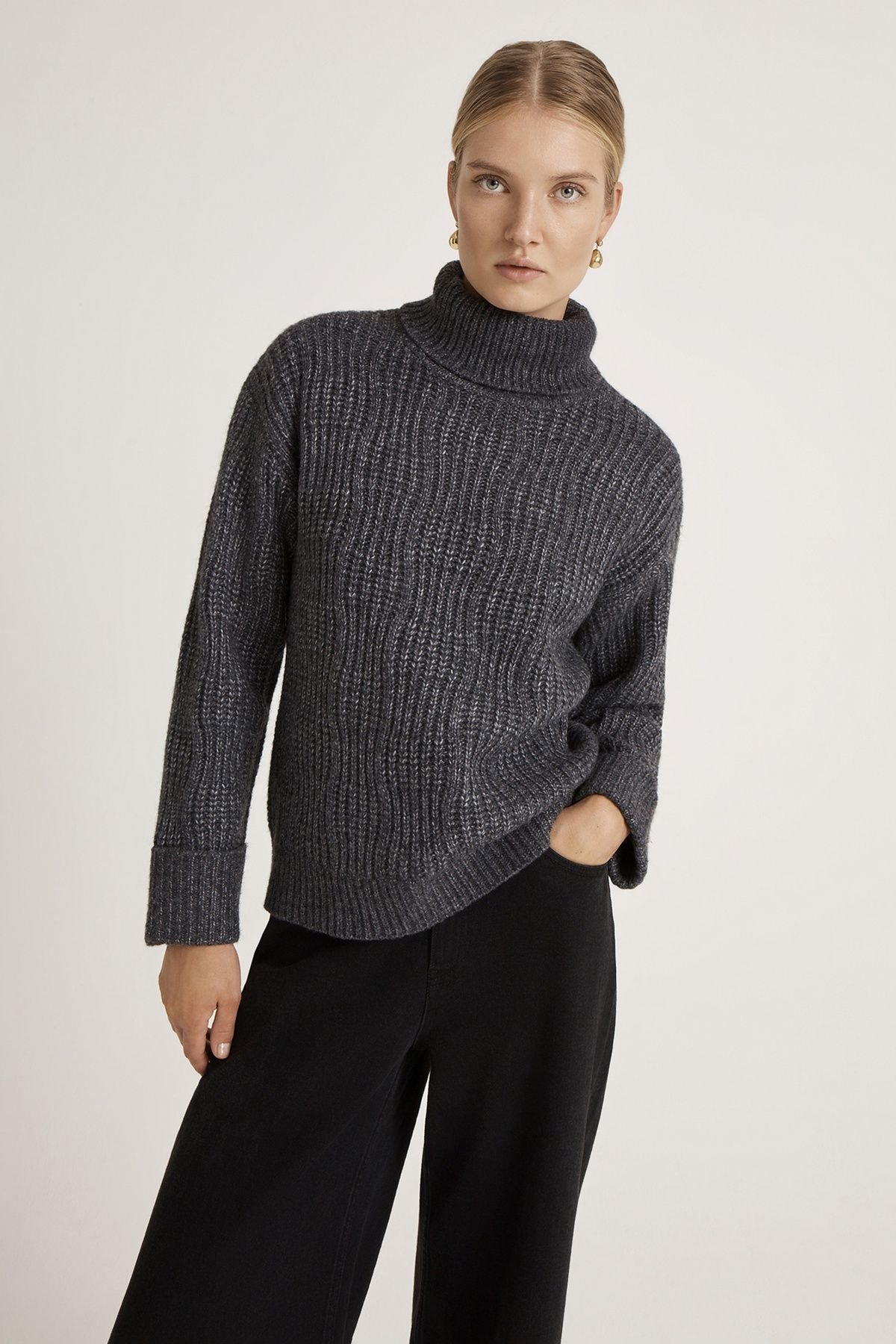 Finery London Finery London Women's Albie Roll Neck Knitted Jumper in Dark Grey - 4