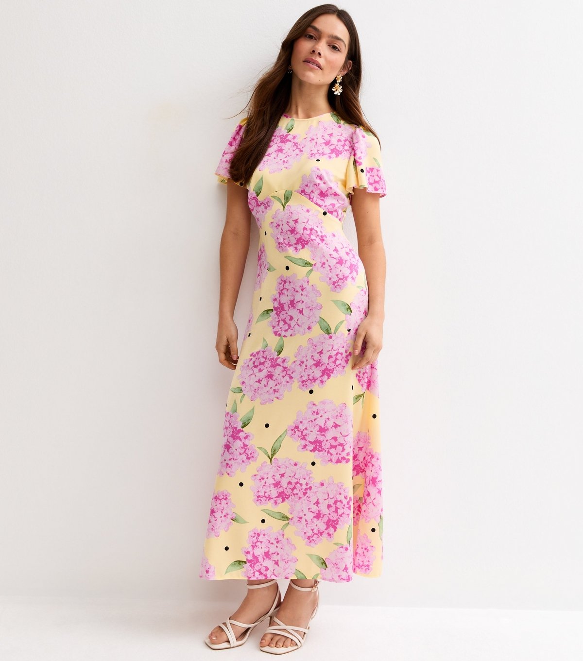New Look Women's Petite Yellow Floral Flutter Sleeve Midi Dress New Look - 1
