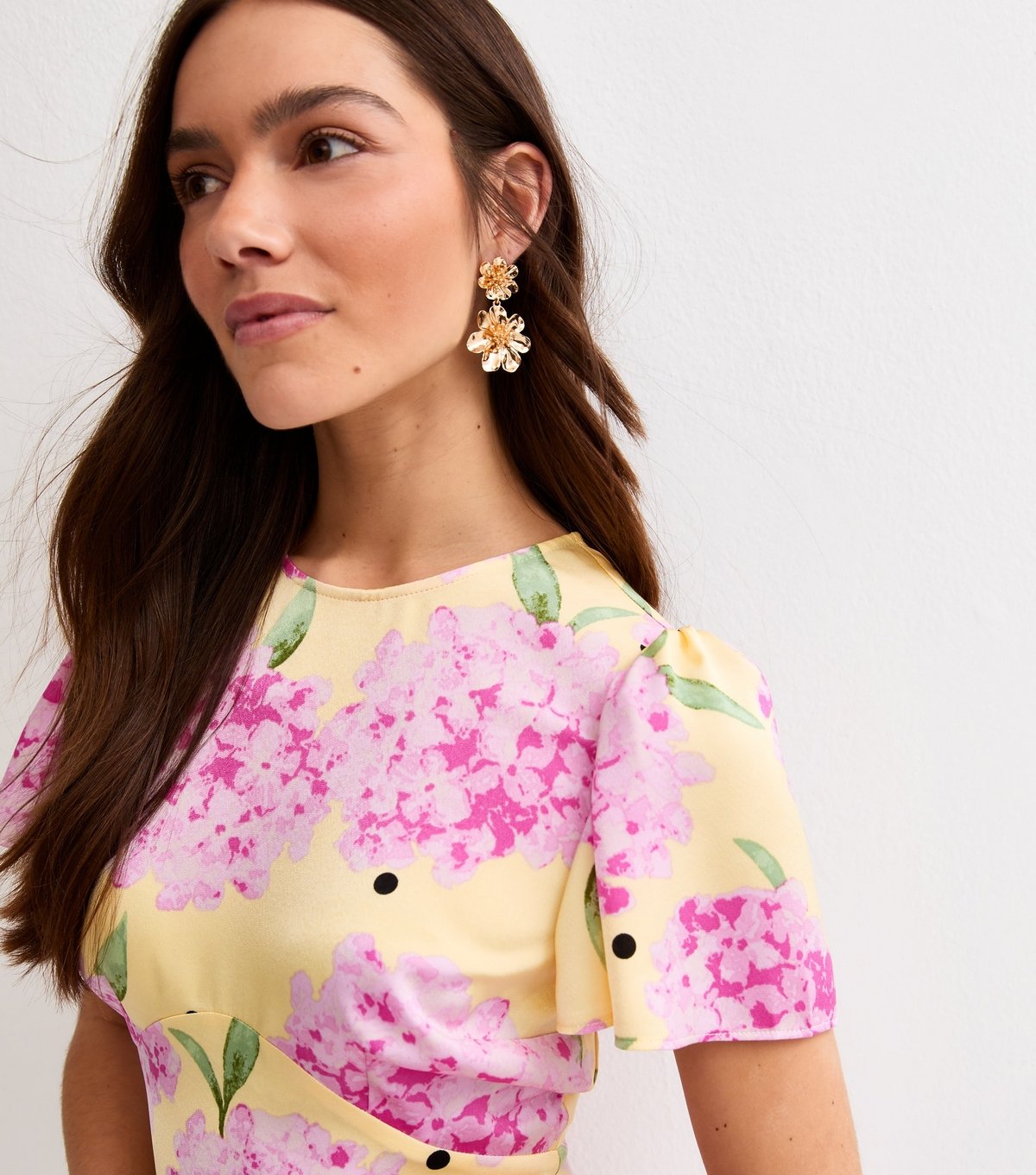 New Look Women's Petite Yellow Floral Flutter Sleeve Midi Dress New Look - 2