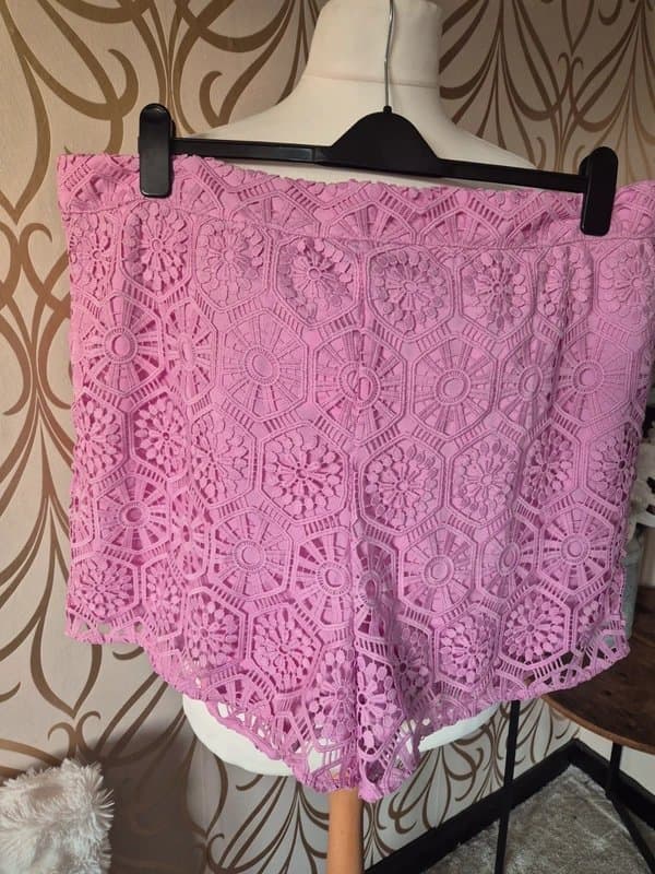 Lipsy Lipsy pink/lilac beach cover up crochet lace shorts size xl 20/22