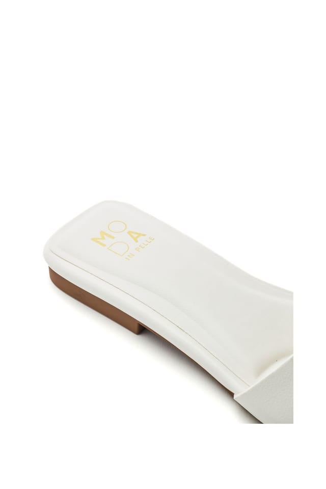 Moda In Pelle Moda In Pelle Women's 'Leera' Porvair Sandals in White - 3