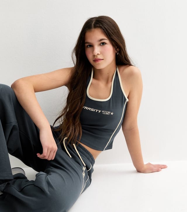 New Look Dark Grey Varsity Logo Halter Neck Crop Top New Look - 2