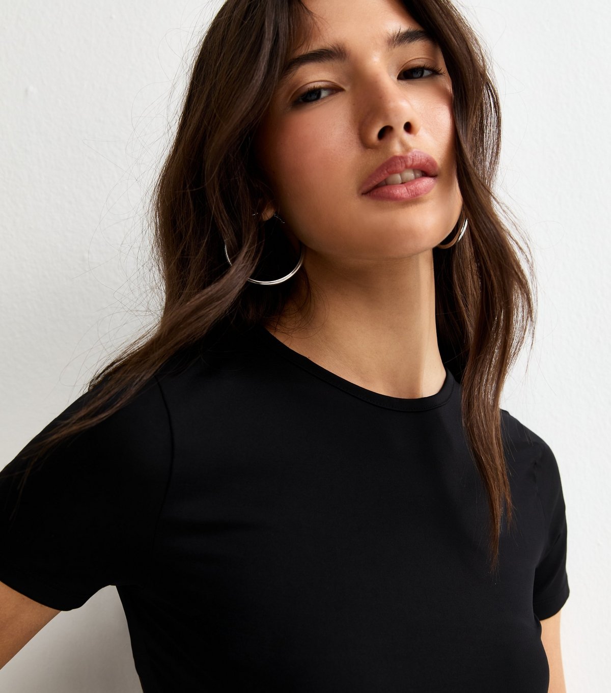 New Look Women's Black Crew Neck Cropped T-Shirt New Look - 2