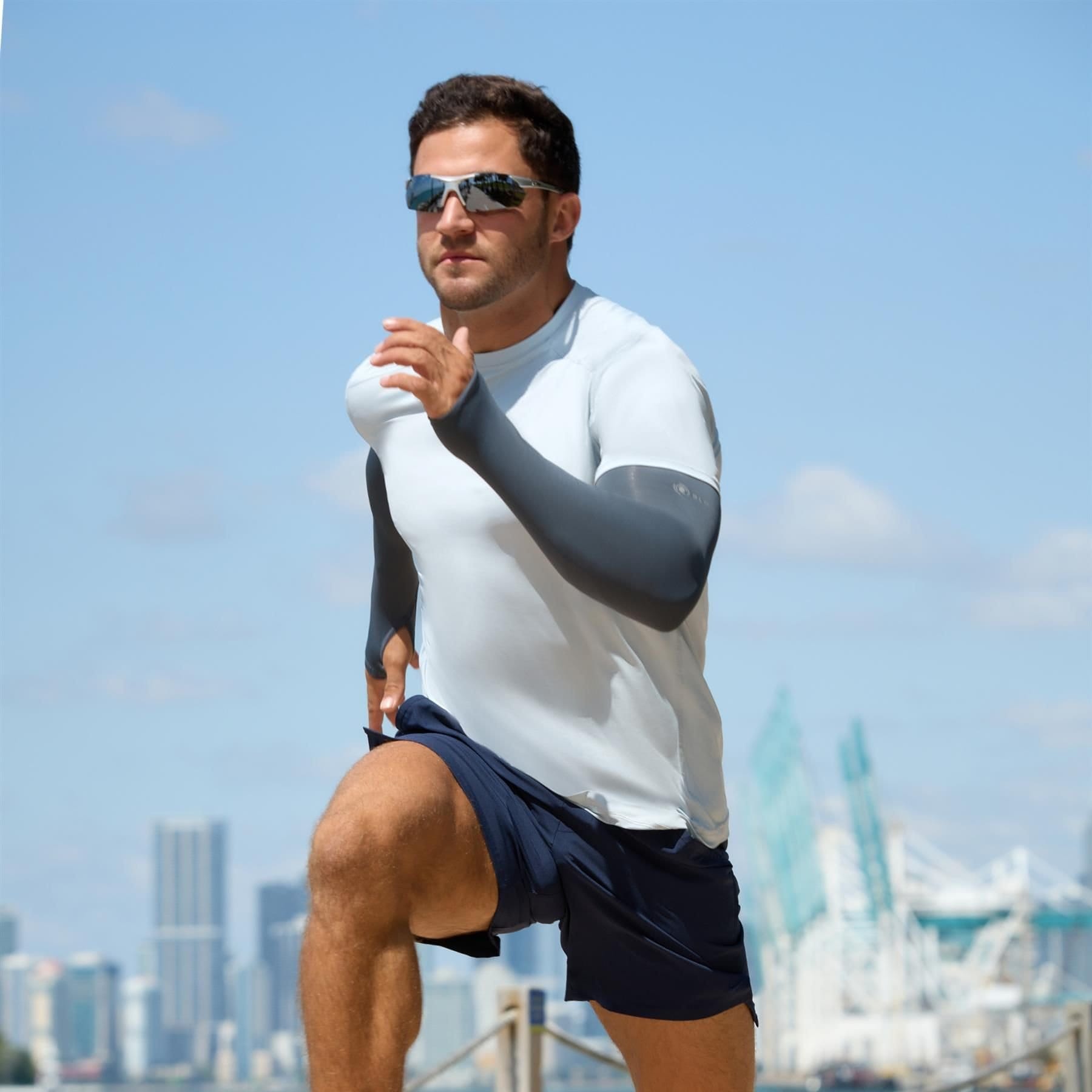 BloqUV BloqUV Men's Regular Fit UPF 50+ Sun Protection Short Sleeve Crew Top in Light Grey - 4