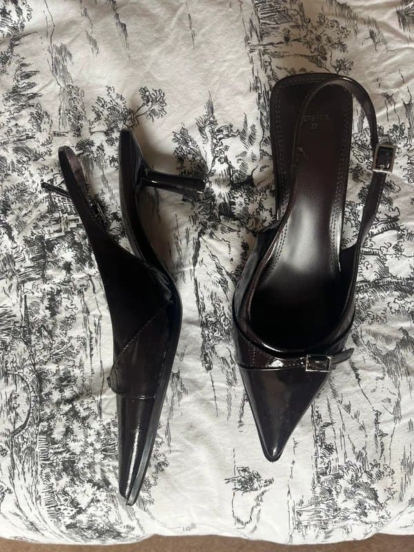 Bershka Bershka burgundy shiny kitten heels size 6/39
