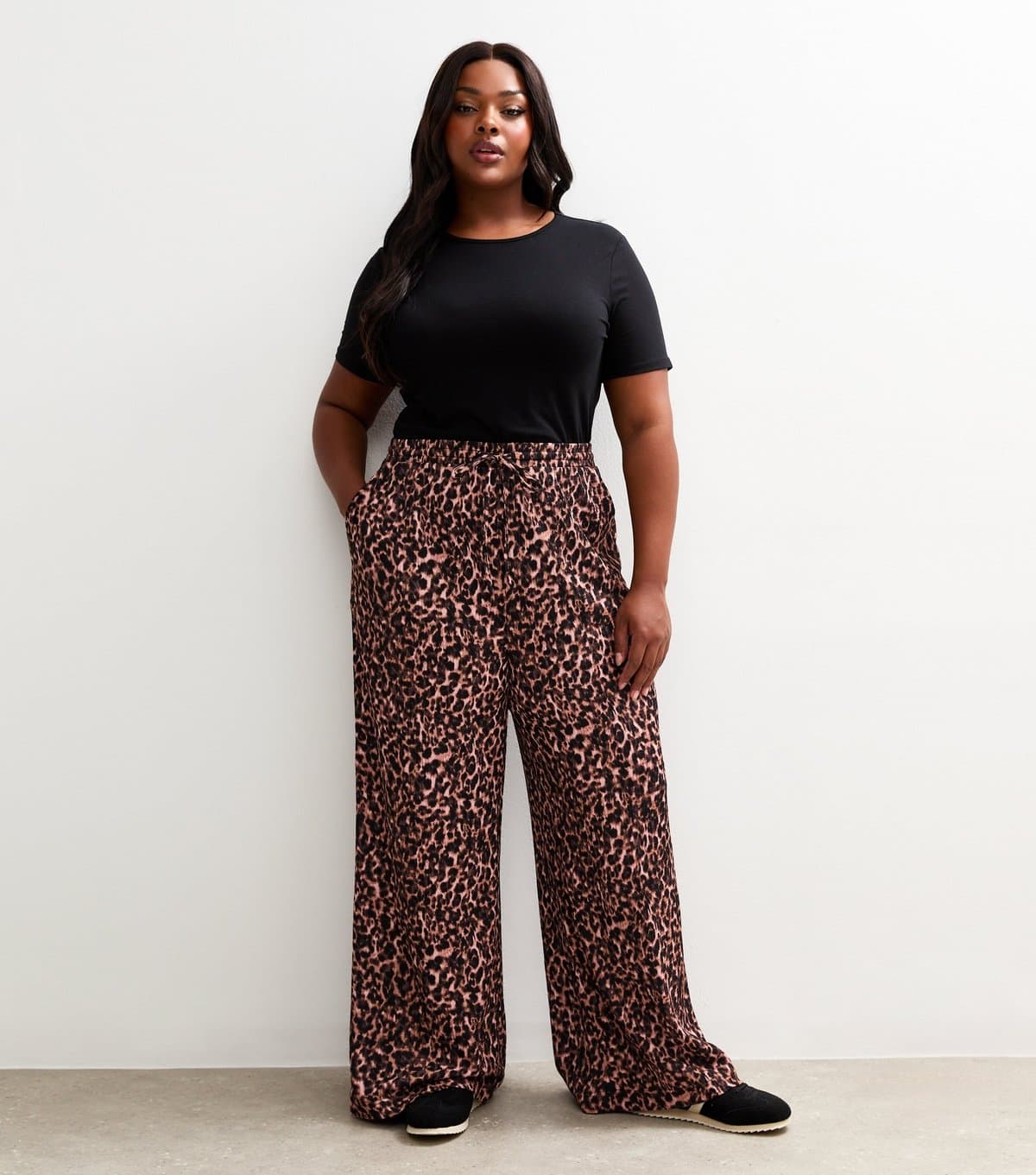 New Look Women's Plus Size Brown Leopard Print Textured Wide Leg Trousers Curves New Look