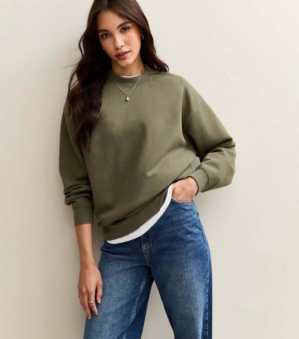 New Look Women's Khaki Relaxed Fit Crew Neck Sweatshirt New Look