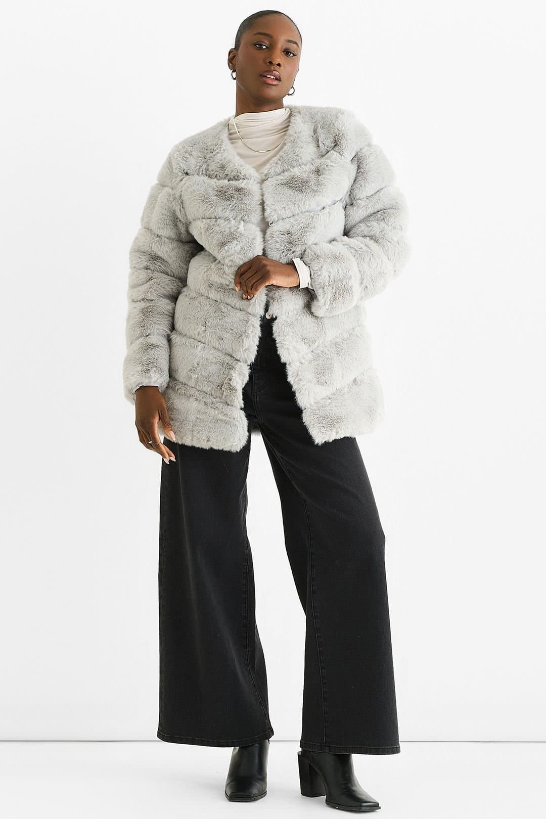 Gini London Gini London Women's Silver Diagonal Cut Faux Fur Long Sleeve Jacket