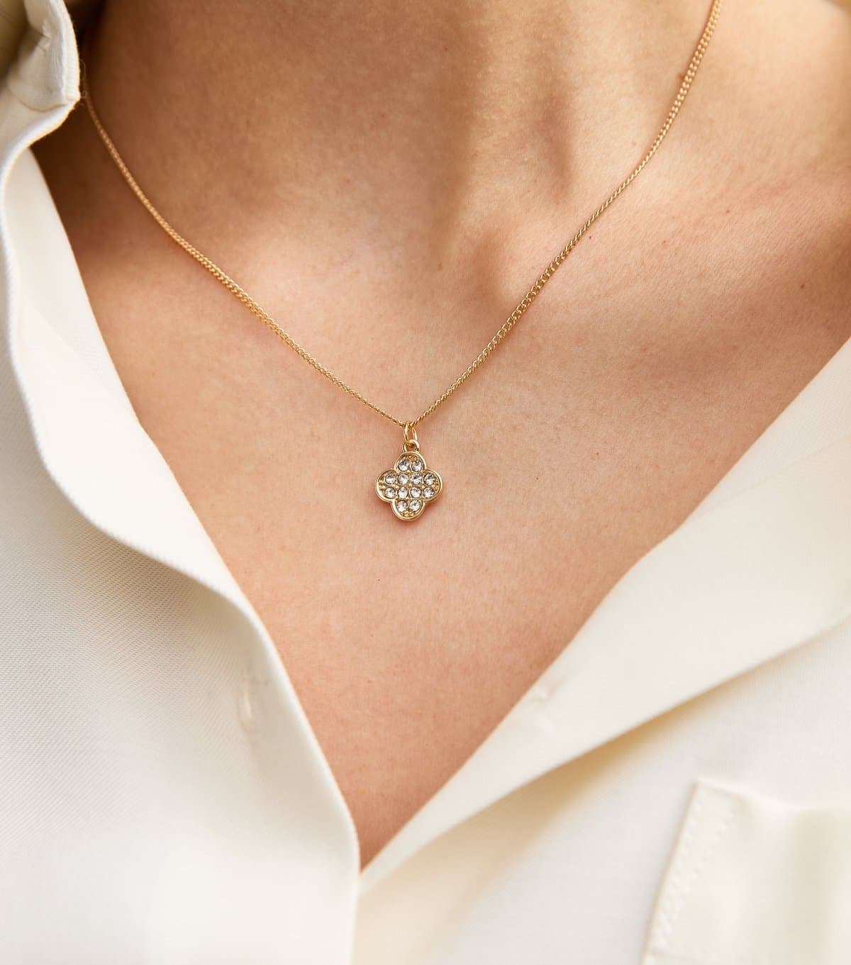 New Look New Look Gold Tone Diamanté Embellished Flower Pendant Necklace