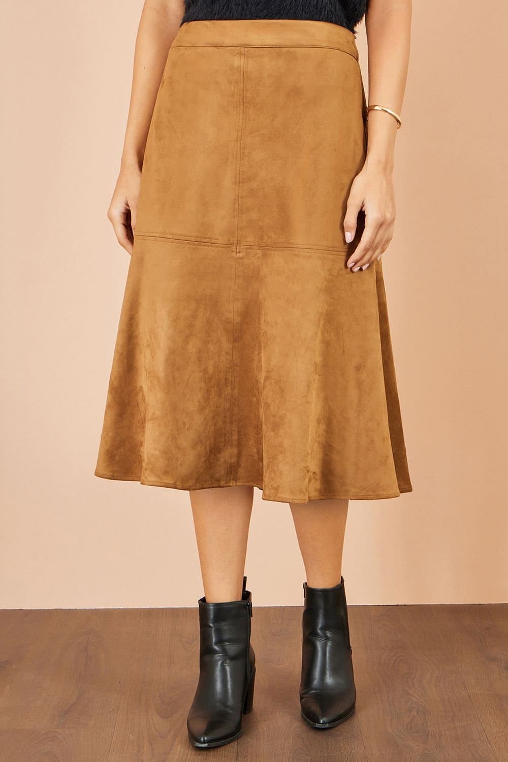 Yumi Yumi Women's Faux Suede Midi Skirt in Brown