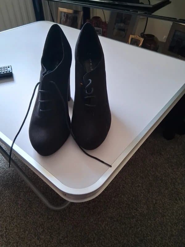New Look Black suede heeled shoes