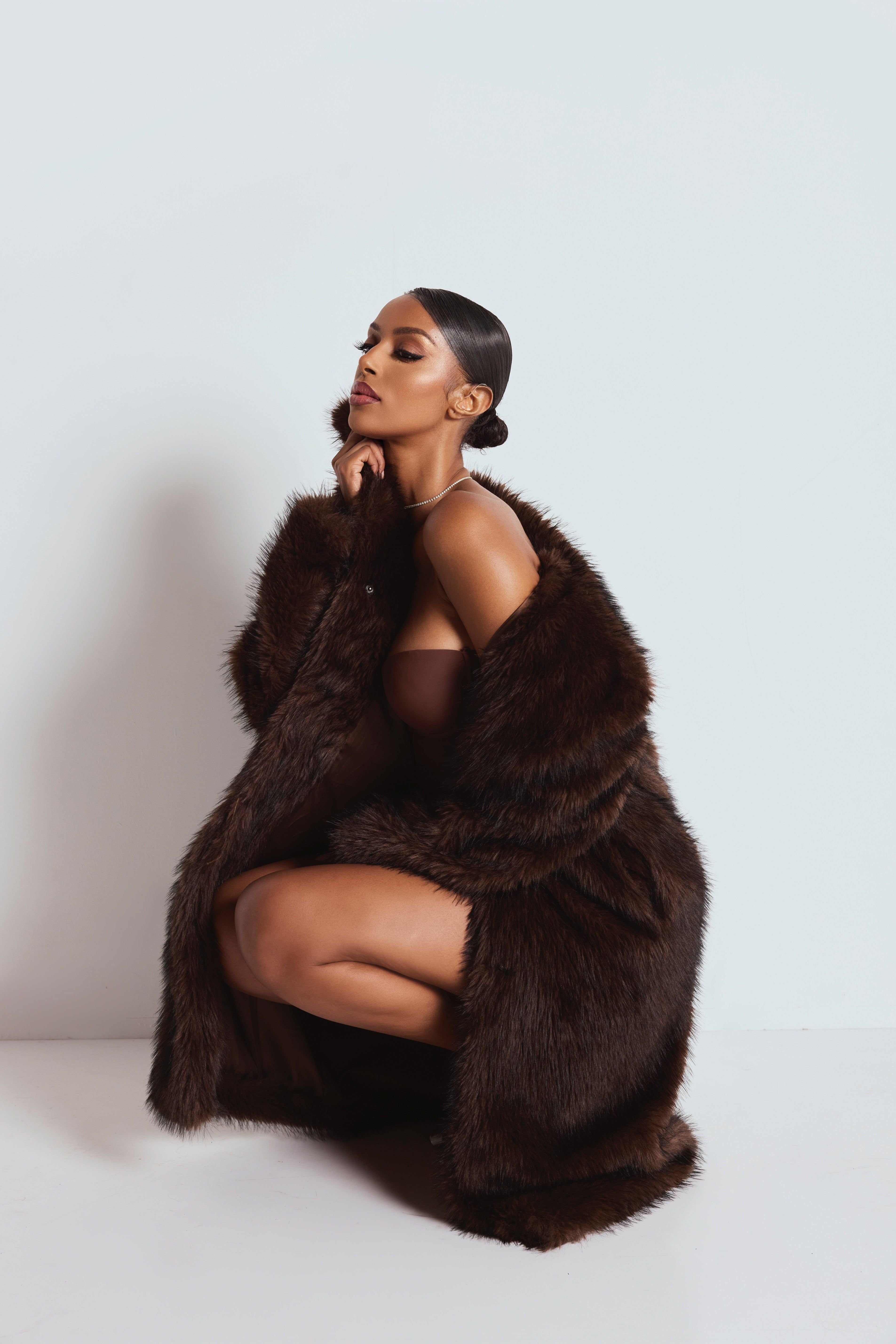 LEMONLUNAR LEMONLUNAR Women's The Brown Fur Coat - 2