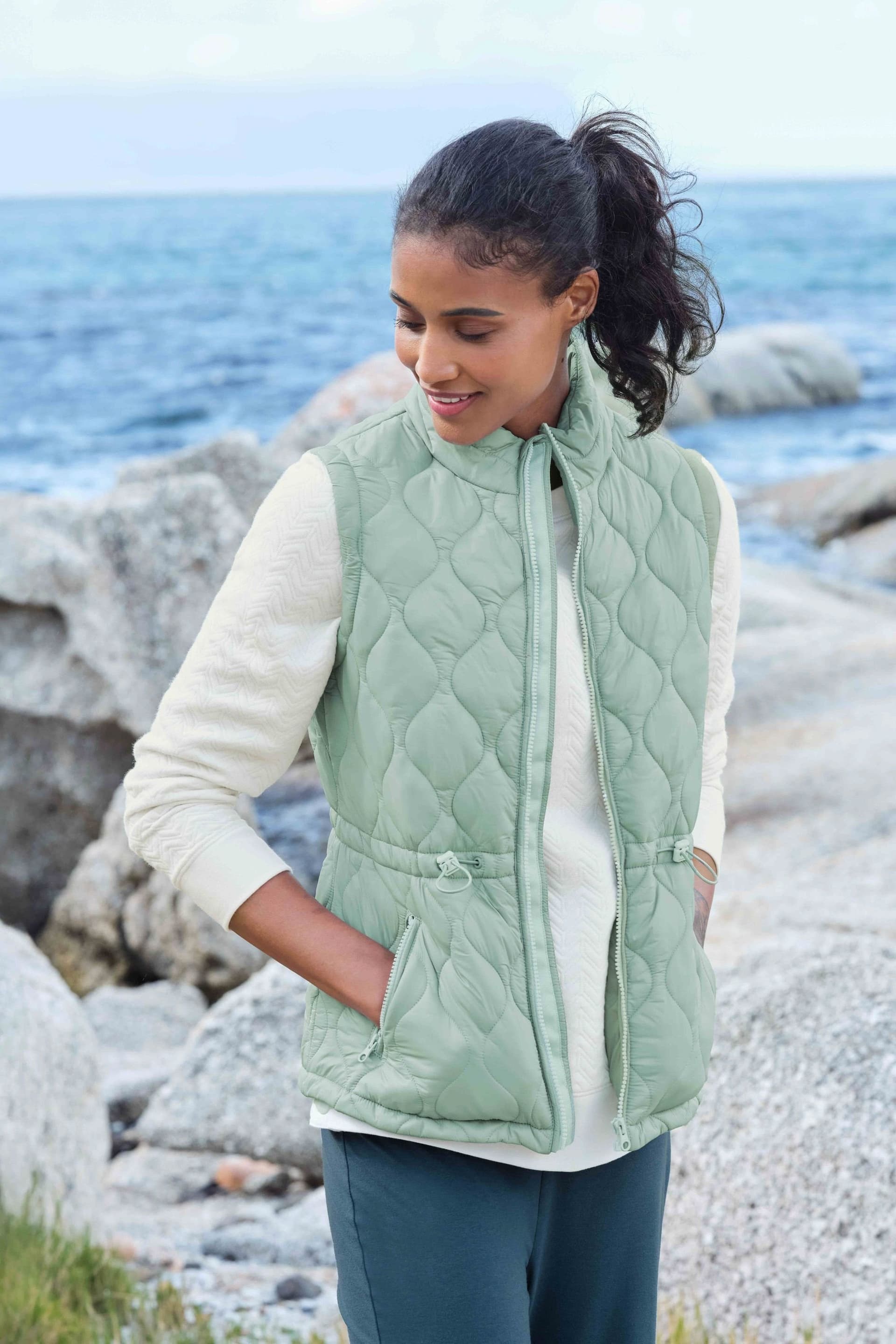 WoolOvers WoolOvers Women's Avebury Quilted Puffer Gilet in Green