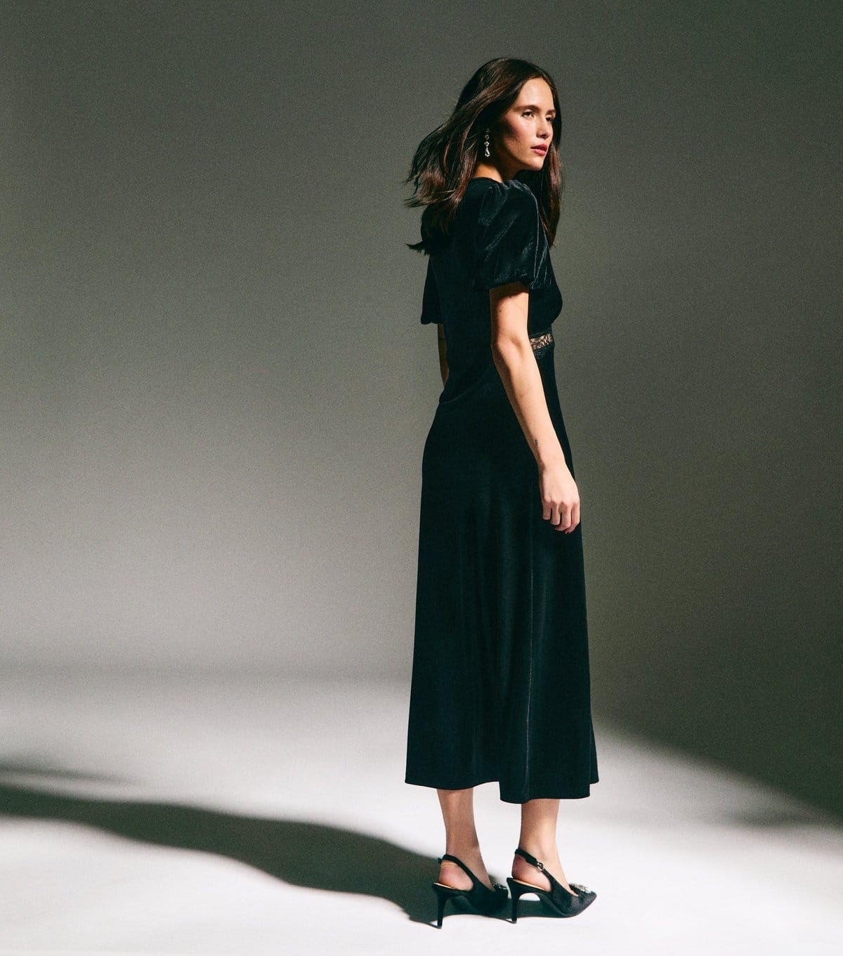 New Look Women's Black Velvet Lace Insert Midi Dress New Look - 4