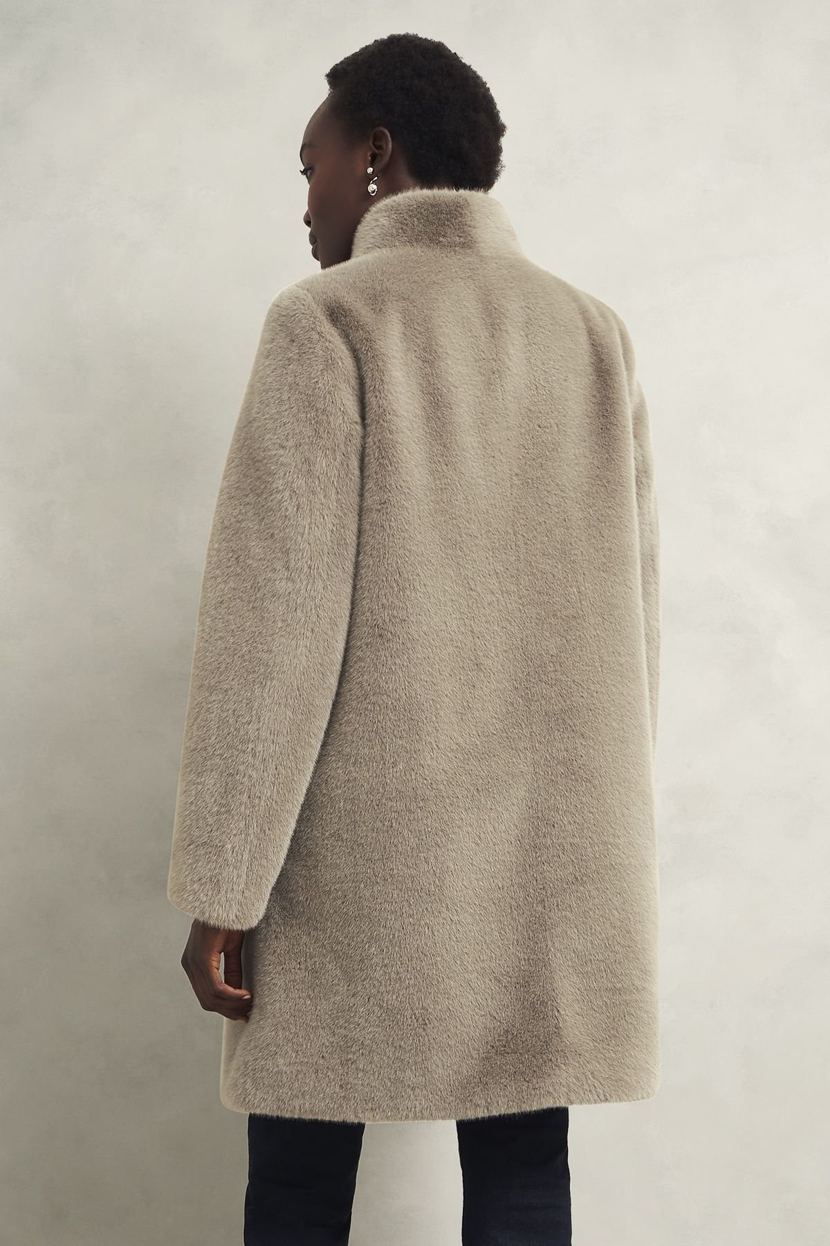 Hobbs London Hobbs London Women's Tarini Faux Fur Teddy Coat in Taupe - 4