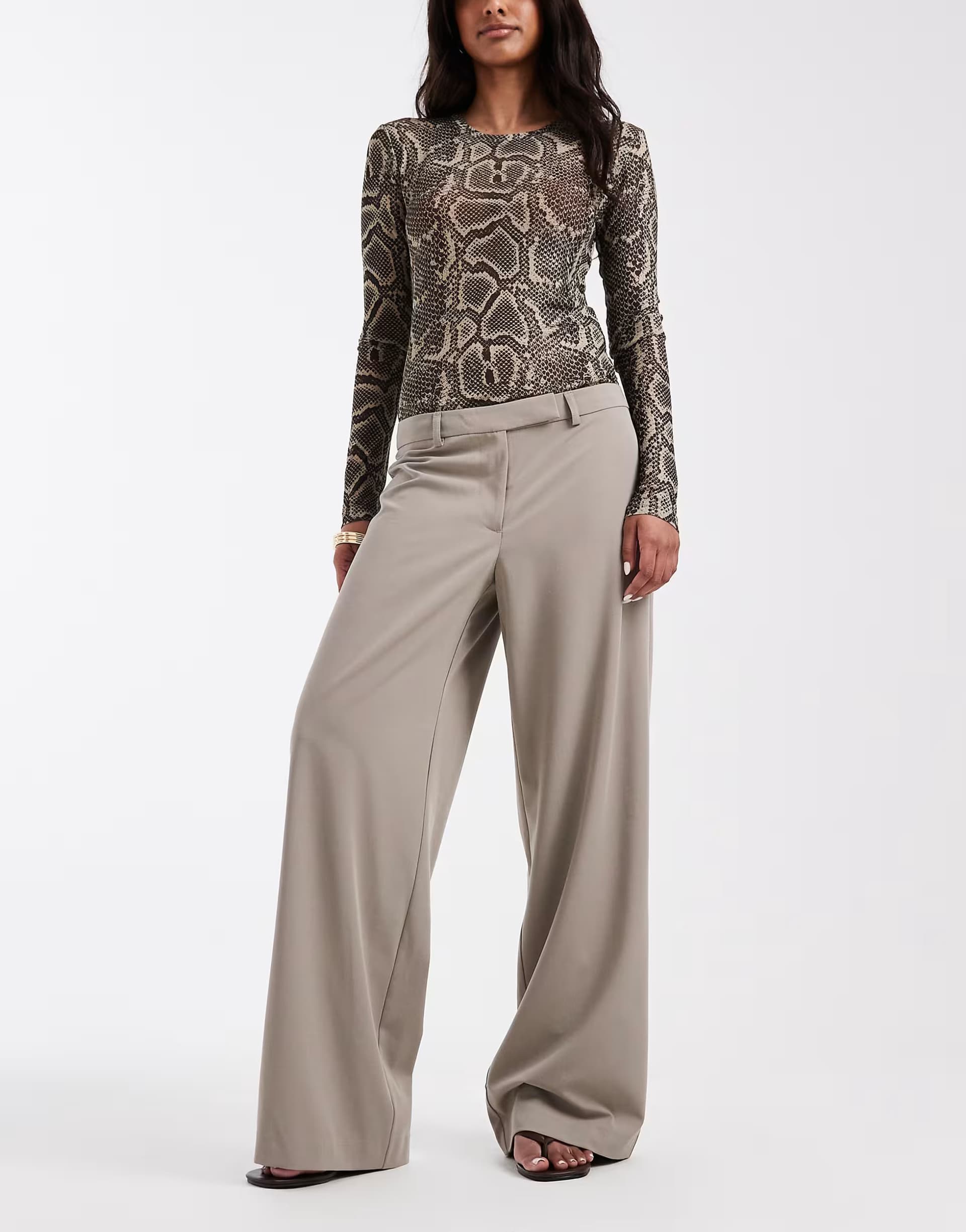 ASOS ASOS DESIGN 90's Low Rise Tailored Trousers in Stone