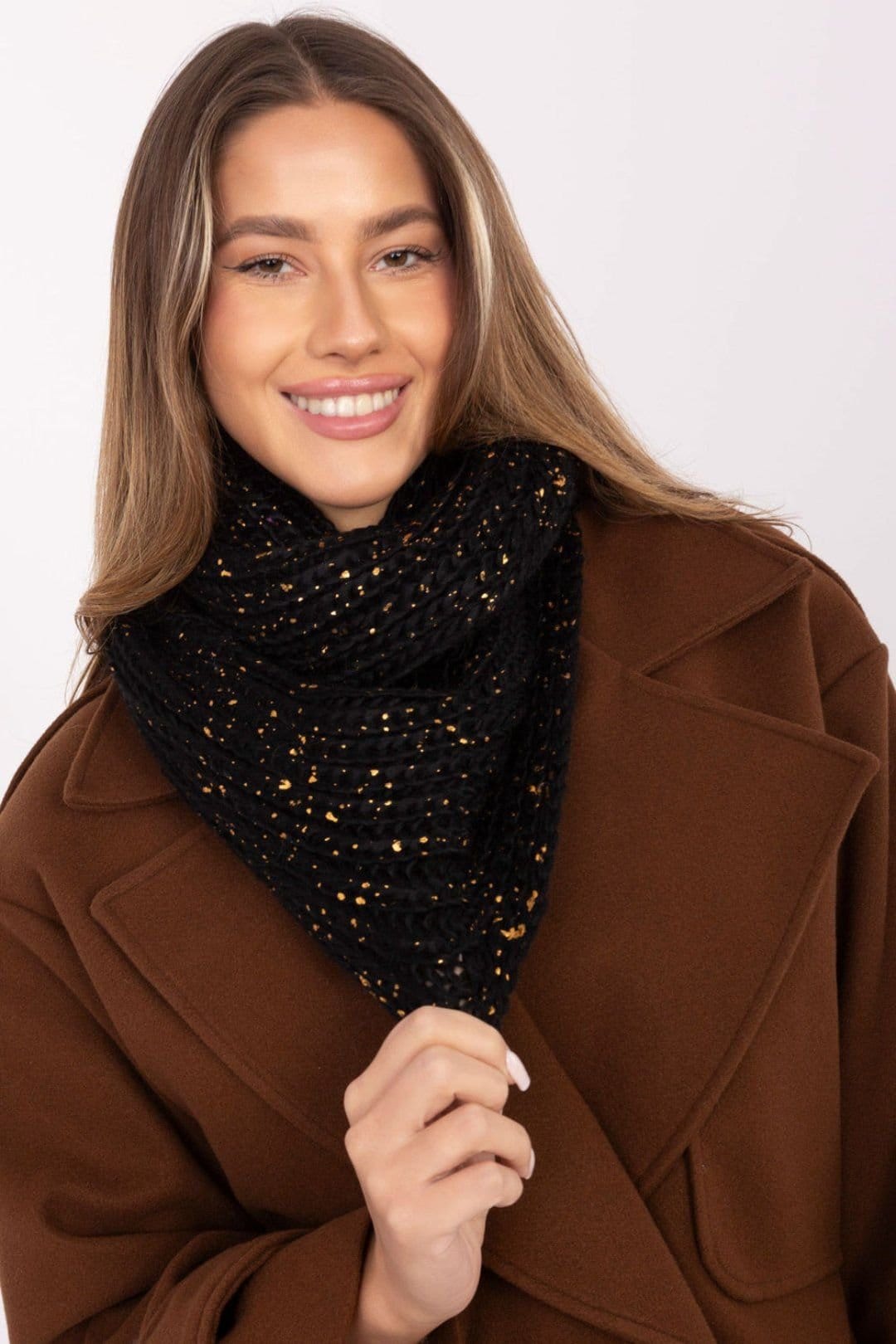 Love Lace Love Lace Women's Infinity Scarf Neck Warmer Thick Woven Polyester for Cold Days in Black - 4