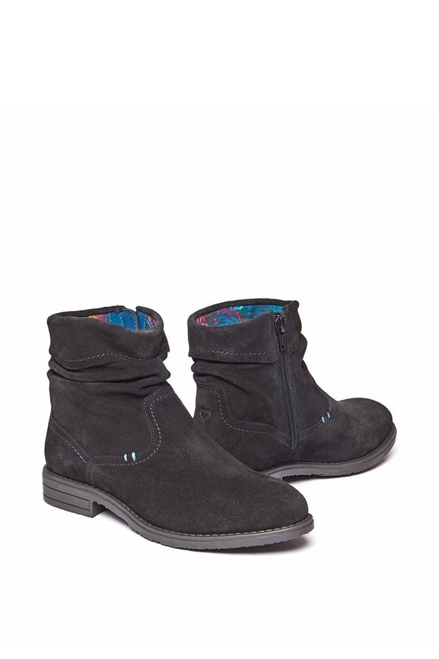 Moshulu Moshulu Women's 'Pipistrelle 3' Ruched Suede Pixie Ankle Boots in Black - 2
