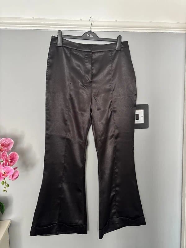 Shein Bnwot SHEIN satin flared leg trousers 16