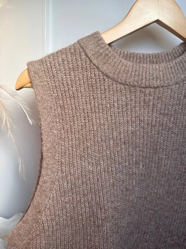 New Look New look sleeveless jumper size small