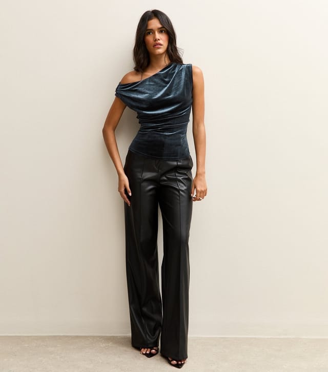 New Look Women's Navy Blue Velvet Off The Shoulder Ruched Top New Look - 2