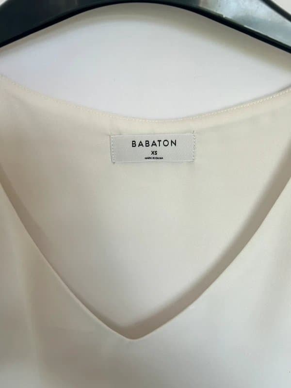 Babaton Babaton Off White V-Neck Short Sleeve Blouse size XS (6)